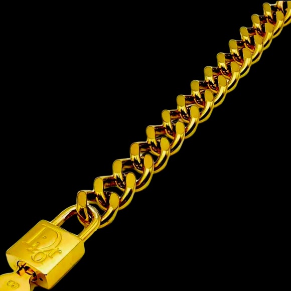 Christian Dior Vintage By John Galliano Chain Link Logo Padlock Runway Bracelet - Picture 7 of 16